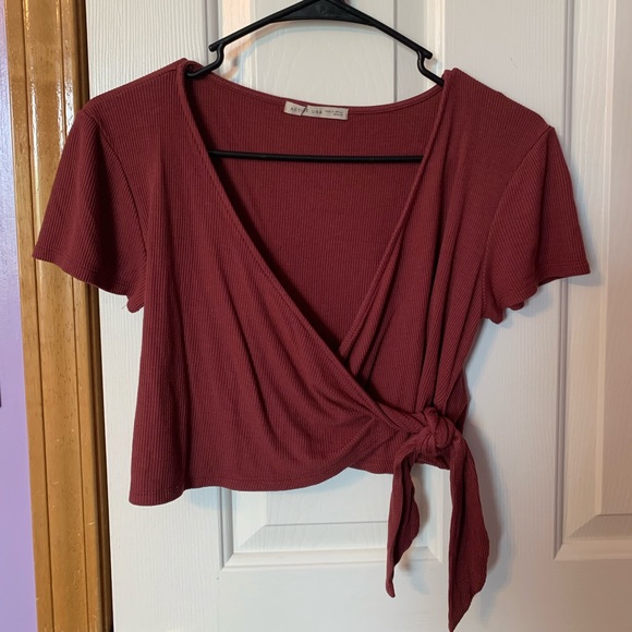 medium Active USA red crop top - Picture 1 of 3